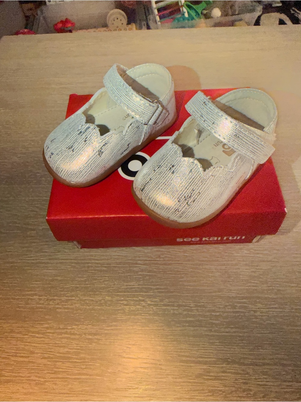 See Kai Run Silver Mary Jane Shoes size 3 New with Box